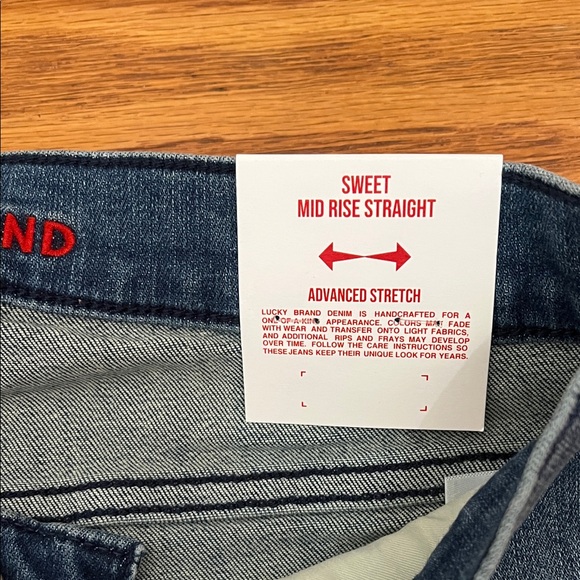 NWT Lucky Brand Sweet Mid Rise Straight Jeans - Picture 4 of 7